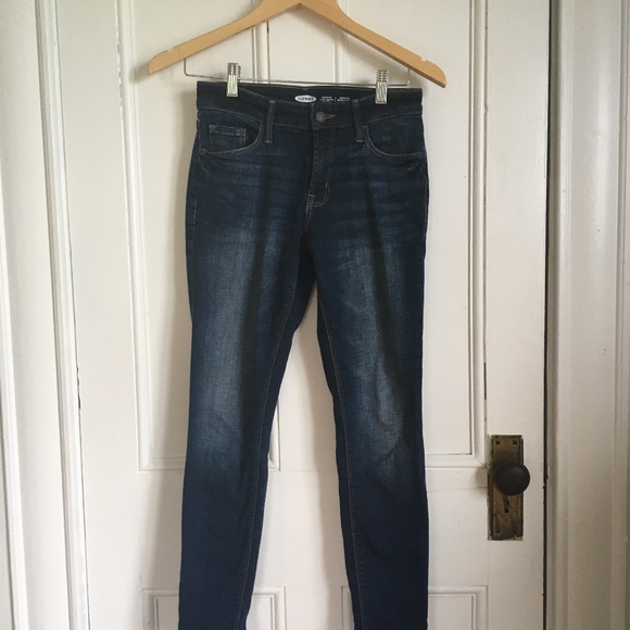 Old Navy Mid-rise Super Skinny Rockstar 2 Short - Picture 2 of 11